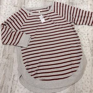 Maurices sweater/sweatshirt